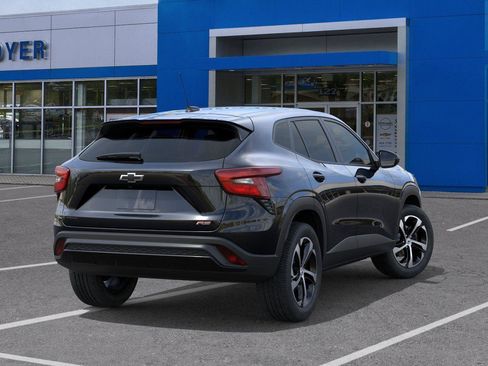 New 2026 Chevrolet Trax RS w/ Sunroof Package FWD image 4