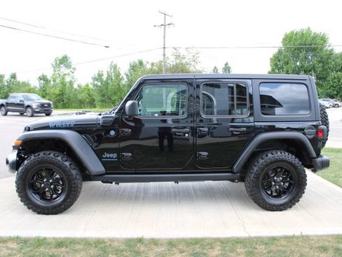 Used 2025 Jeep Wrangler Unlimited Sport S 4xe AWD/4WD image 31