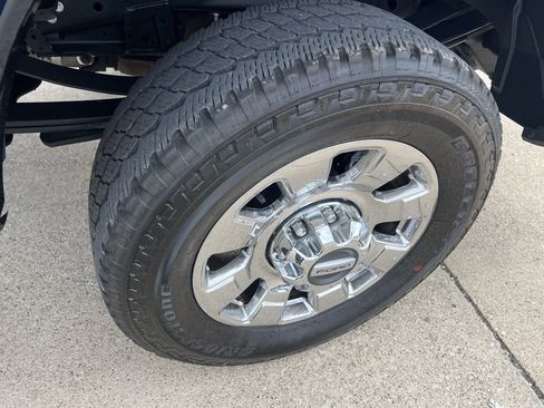 Used 2024 Ford F250 Lariat w/ Chrome Package image 8