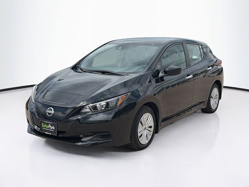 Used 2025 Nissan Leaf S FWD image 3