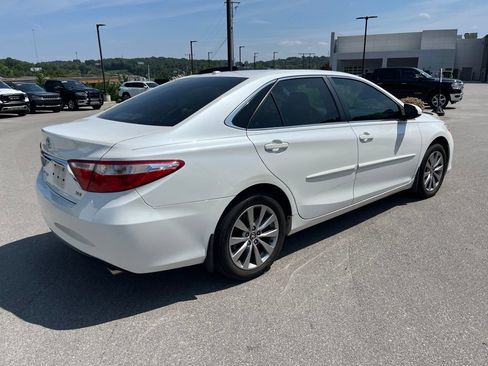 Used 2017 Toyota Camry XLE FWD image 3