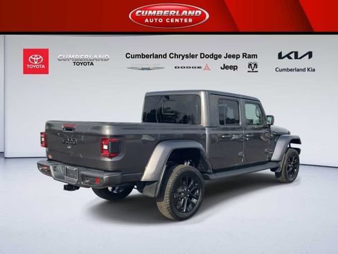 Used 2021 Jeep Gladiator Overland image 8