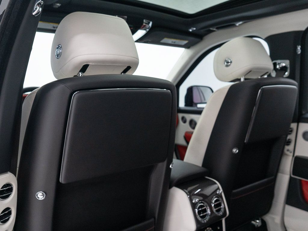 Certified 2023 Rolls-Royce Cullinan Black Badge w/ Driver's Package AWD/4WD image 24