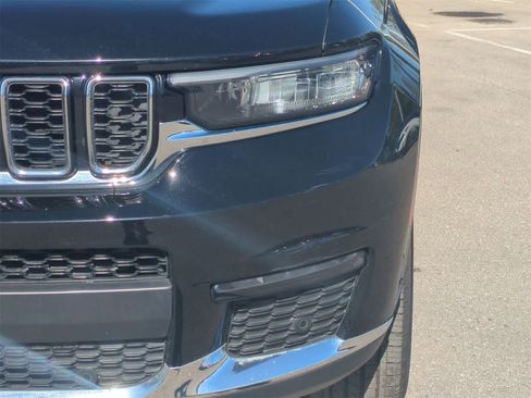 Used 2024 Jeep Grand Cherokee L Limited w/ Luxury Tech Group II image 11