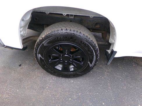 Used 2022 Chevrolet Silverado 1500 LT AWD/4WD image 43