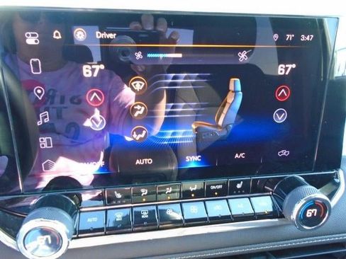 Certified 2024 Chevrolet Colorado LT w/ LT Convenience Package II image 12