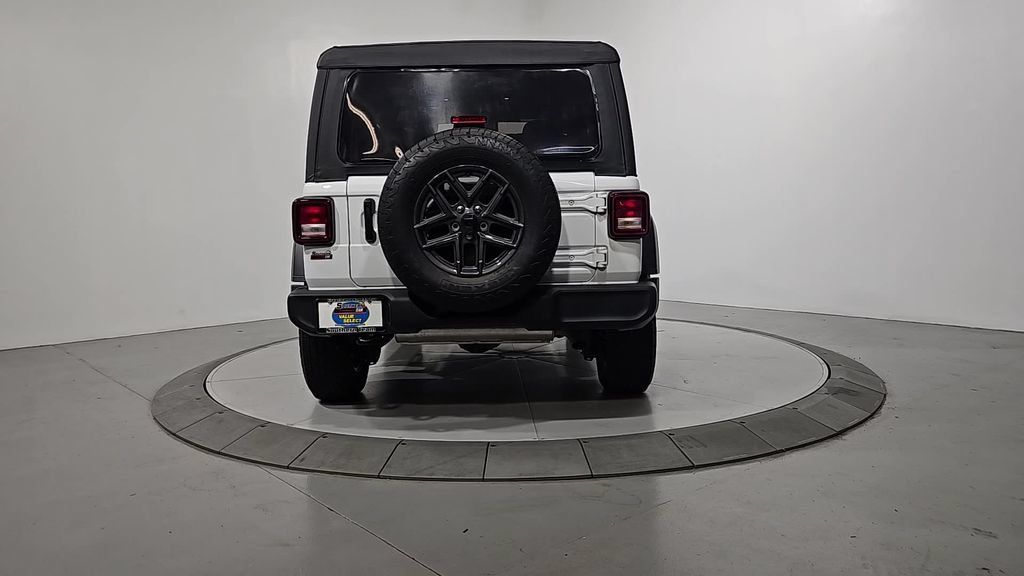 Used 2025 Jeep Wrangler Sport AWD/4WD image 4