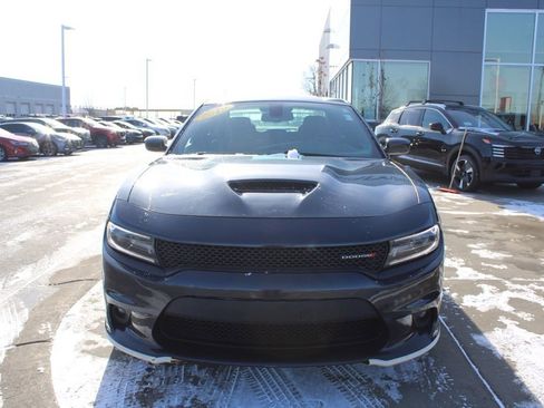 Used 2019 Dodge Charger GT image 2