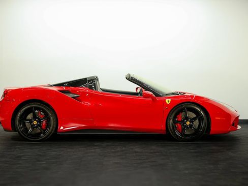 Used 2017 Ferrari 488 Spider image 10