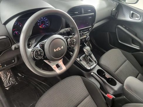 Used 2022 Kia Soul S FWD image 12