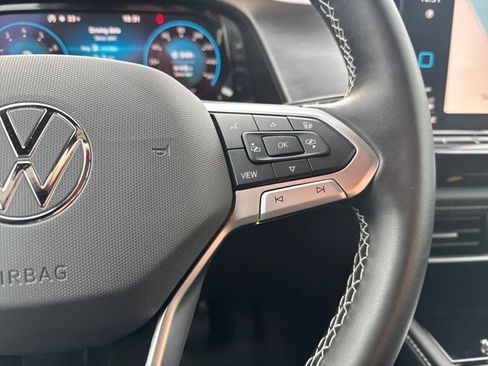 Certified 2025 Volkswagen Atlas Cross Sport SE w/ Black Wheel Package image 20