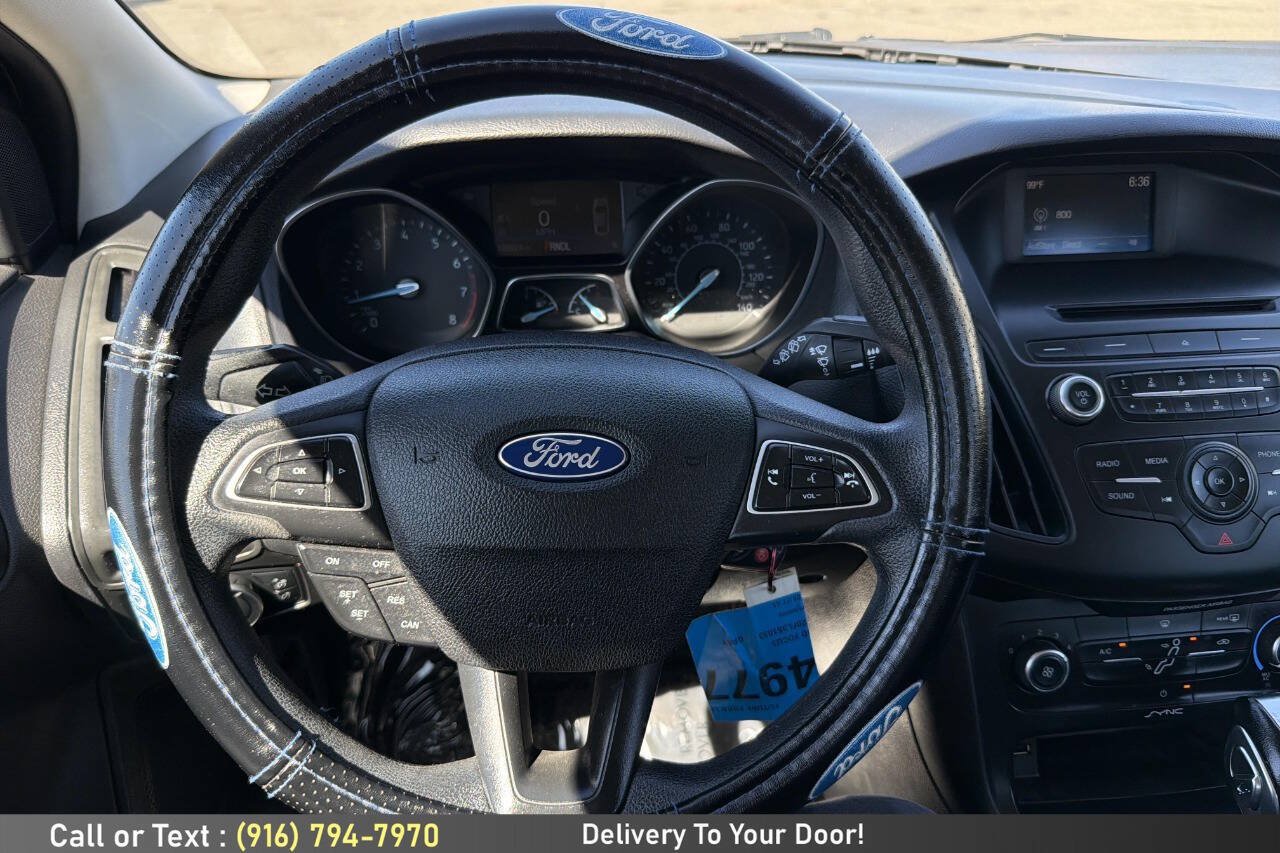 Used 2015 Ford Focus SE FWD image 18