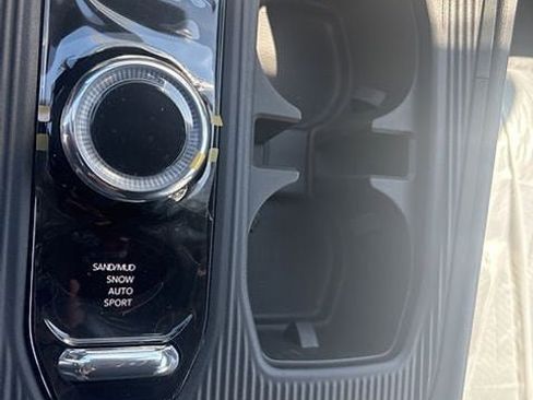 New 2026 Jeep Cherokee Laredo image 6