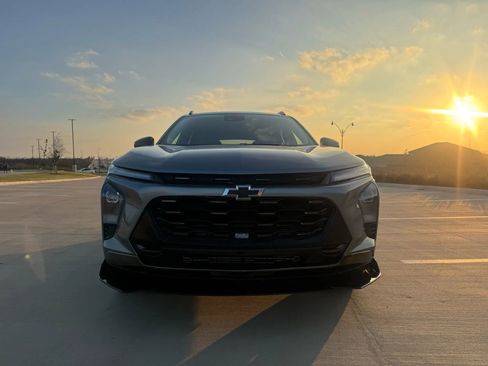 Used 2025 Chevrolet Trax ACTIV w/ Driver Confidence Package image 2