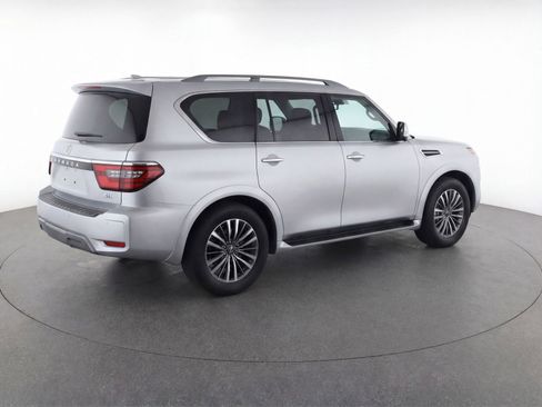 Used 2024 Nissan Armada SL image 9