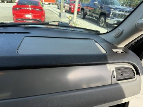 Used 2009 Chevrolet Avalanche LT w/ Luxury Package image 11