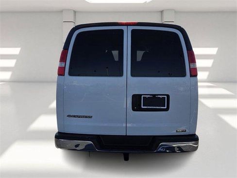 Used 2017 Chevrolet Express 3500 LT w/ LT Preferred Equipment Group image 4