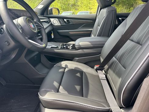 New 2026 Buick Enclave Avenir FWD image 10