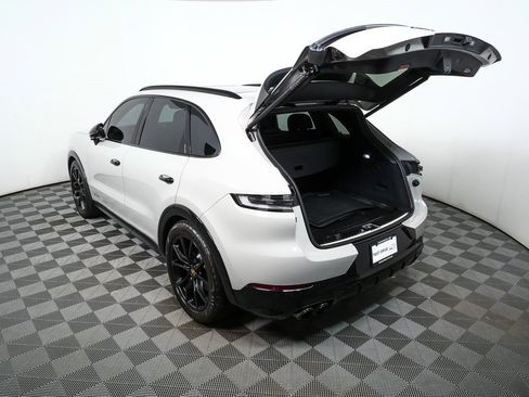 Certified 2025 Porsche Cayenne GTS image 34