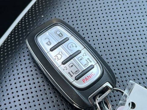 Used 2024 Chrysler Pacifica Limited w/ Uconnect Theater Family Group AWD/4WD image 38