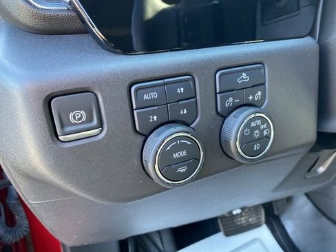 Used 2025 Chevrolet Silverado 1500 LT Trail Boss w/ Dark Appearance Package image 19