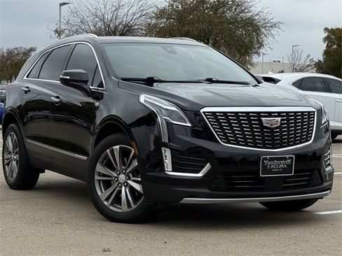 Used 2022 Cadillac XT5 Premium Luxury w/ Technology Package image 2