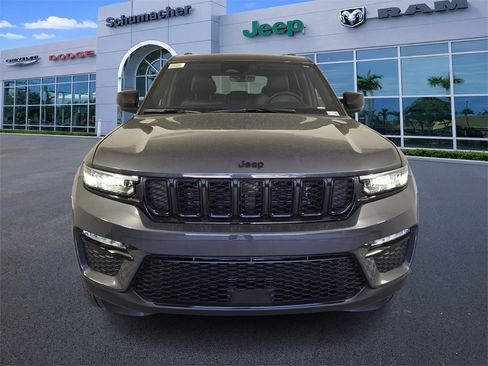 New 2025 Jeep Grand Cherokee Limited image 3