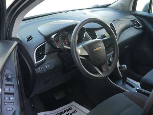 Used 2019 Chevrolet Trax LS FWD image 8