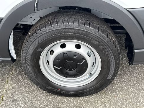 New 2026 Ford Transit 250 148 Medium Roof w/ Load Area Protection Package image 12