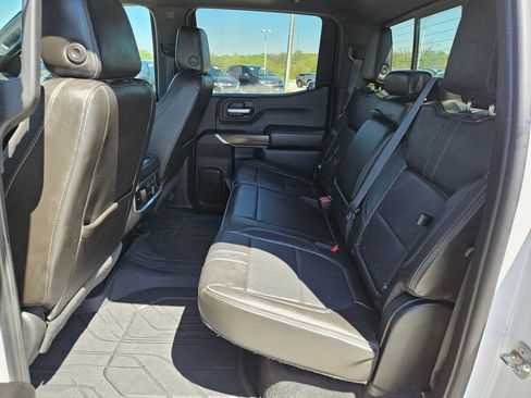 Used 2019 Chevrolet Silverado 1500 High Country w/ Technology Package AWD/4WD image 28