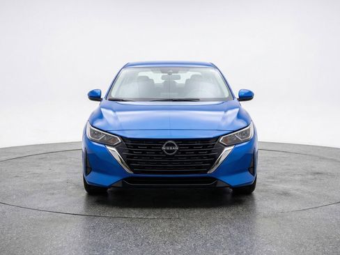 Used 2025 Nissan Sentra SV FWD image 2