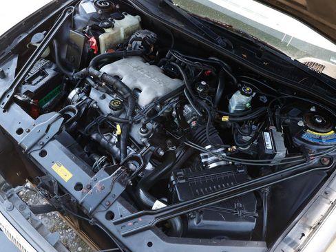 Used 2001 Buick Century Custom w/ Premium Pkg image 34