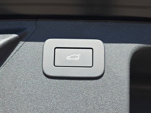 New 2025 Land Rover Discovery Sport S image 13