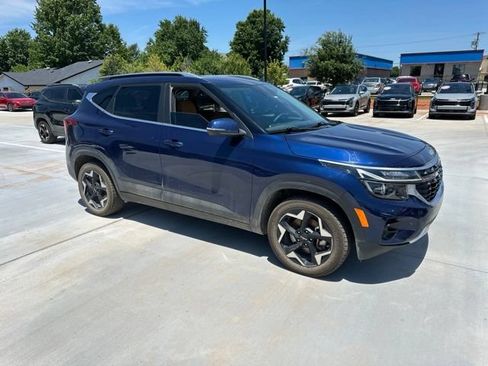 Used 2024 Kia Seltos EX AWD/4WD image 18