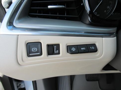 New 2026 Cadillac XT5 Premium Luxury w/ Driver Assist Package FWD image 23