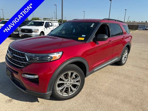 Used 2023 Ford Explorer XLT w/ Equipment Group 202A RWD image 1