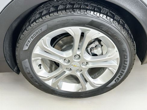 Used 2020 Chevrolet Bolt LT FWD image 11