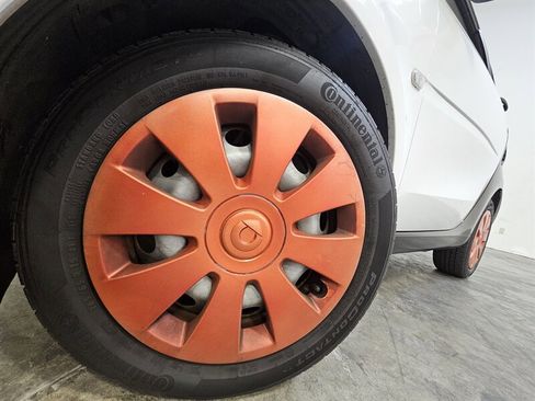 Used 2017 smart fortwo pure RWD image 17