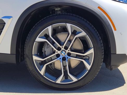 New 2026 BMW X5 xDrive50e w/ Premium Package AWD/4WD image 6