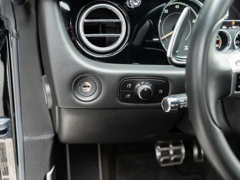Used 2016 Bentley Continental GT image 24