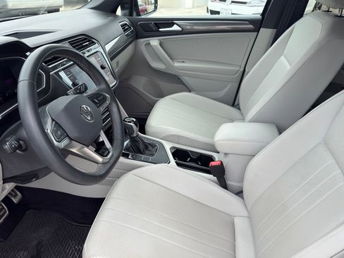 Used 2023 Volkswagen Tiguan SE R-Line image 9