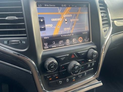 Used 2017 Jeep Grand Cherokee Overland AWD/4WD image 7