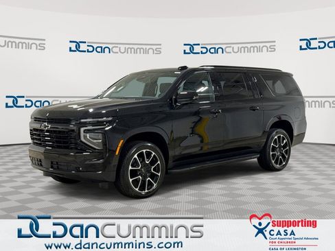 New 2026 Chevrolet Suburban RST w/ Comfort Package AWD/4WD image 1