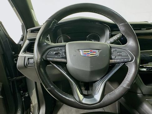 Used 2022 Cadillac XT6 Premium Luxury AWD/4WD image 11