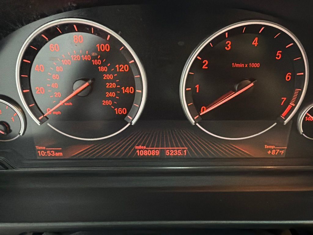 Used 2013 BMW 550i xDrive Sedan AWD/4WD image 16