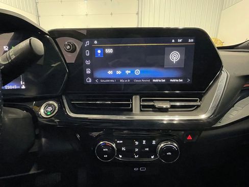 Used 2024 Chevrolet Trax RS w/ Sunroof Package image 32