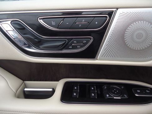 Used 2021 Lincoln Navigator Reserve image 26