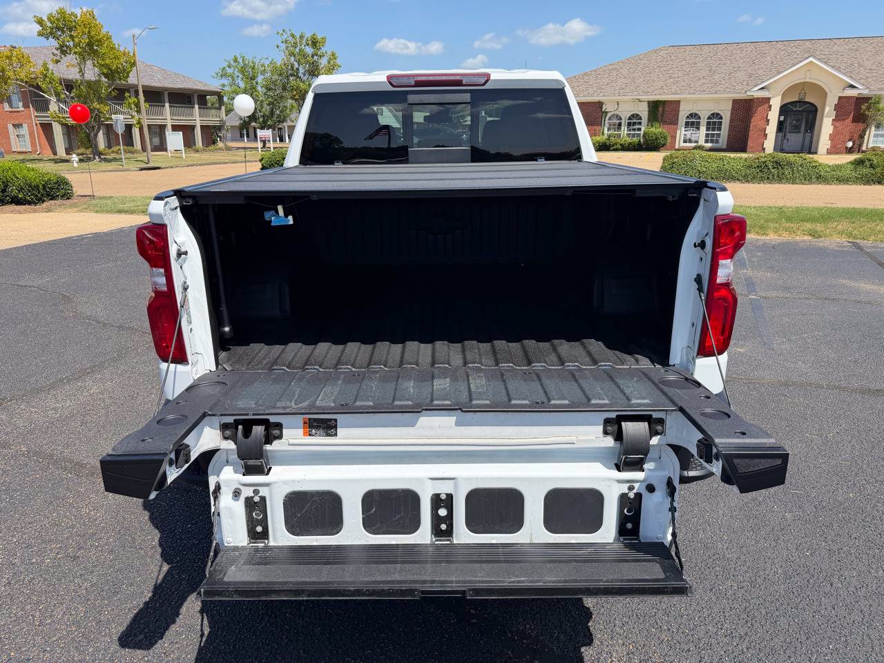 Used 2024 Chevrolet Silverado 1500 LT Trail Boss w/ Convenience Package II AWD/4WD image 7