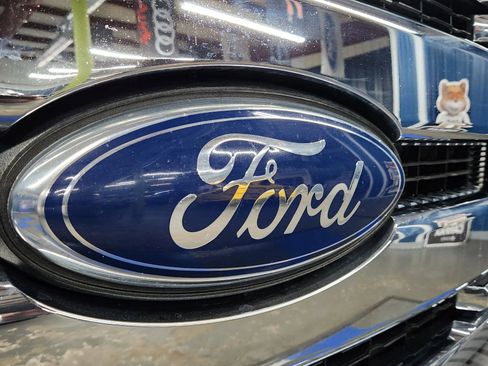 Used 2011 Ford F250 XLT w/ XLT Premium Pkg image 42