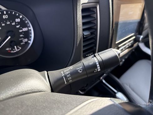 Used 2023 Nissan Frontier SV image 27